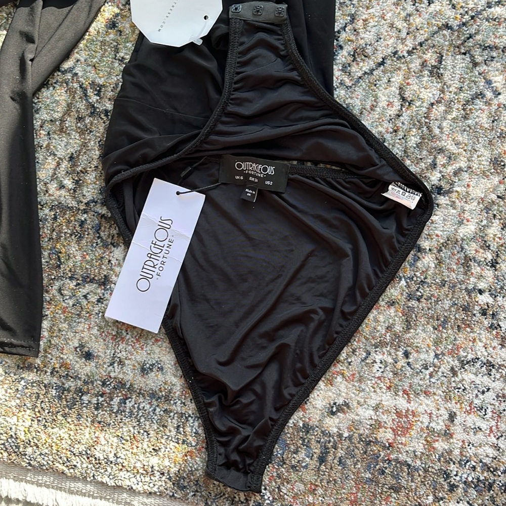 NWT (in black) sexy bodysuit - long sleeve open back - Picture 11 of 17